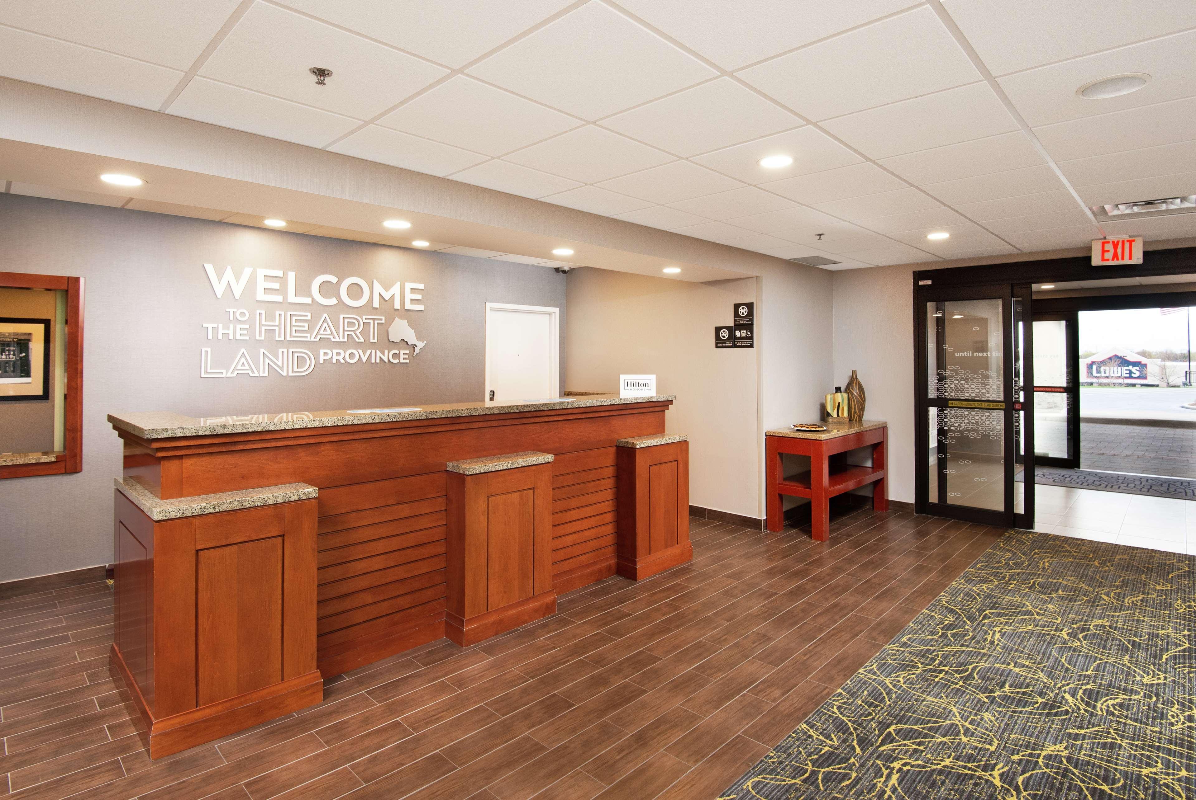 Hampton Inn & Suites By Hilton Бари Екстериор снимка
