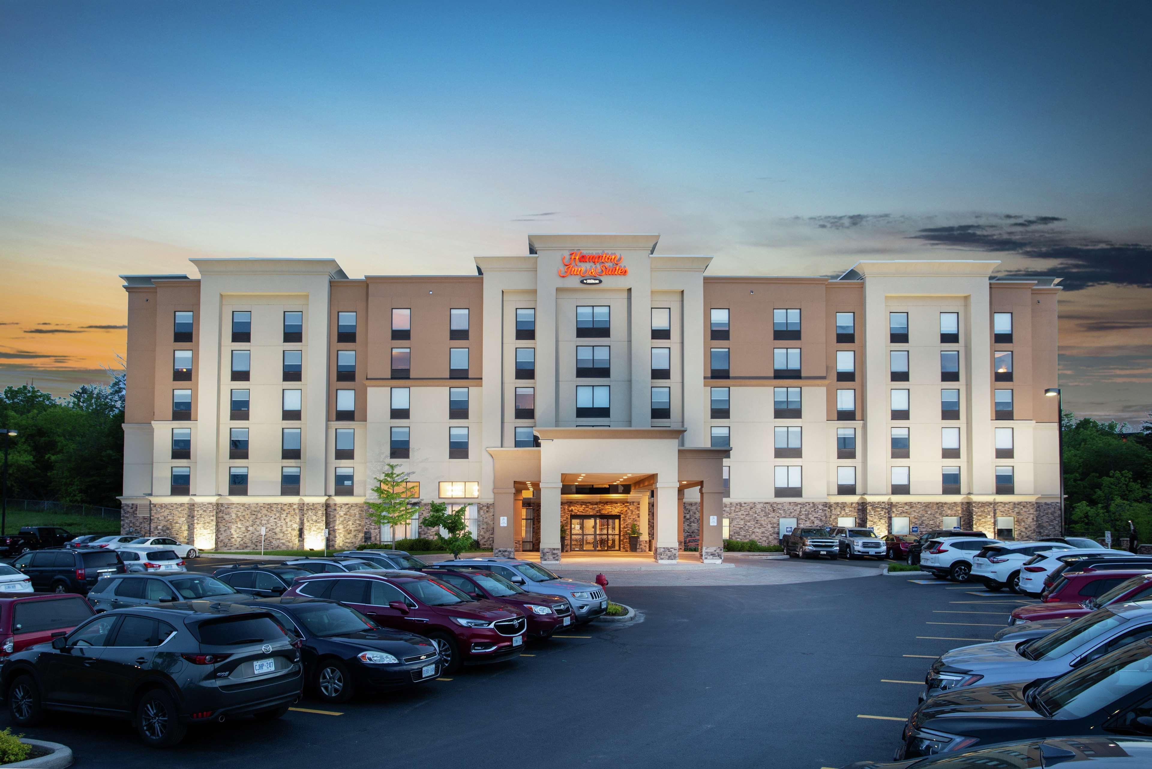 Hampton Inn & Suites By Hilton Бари Екстериор снимка