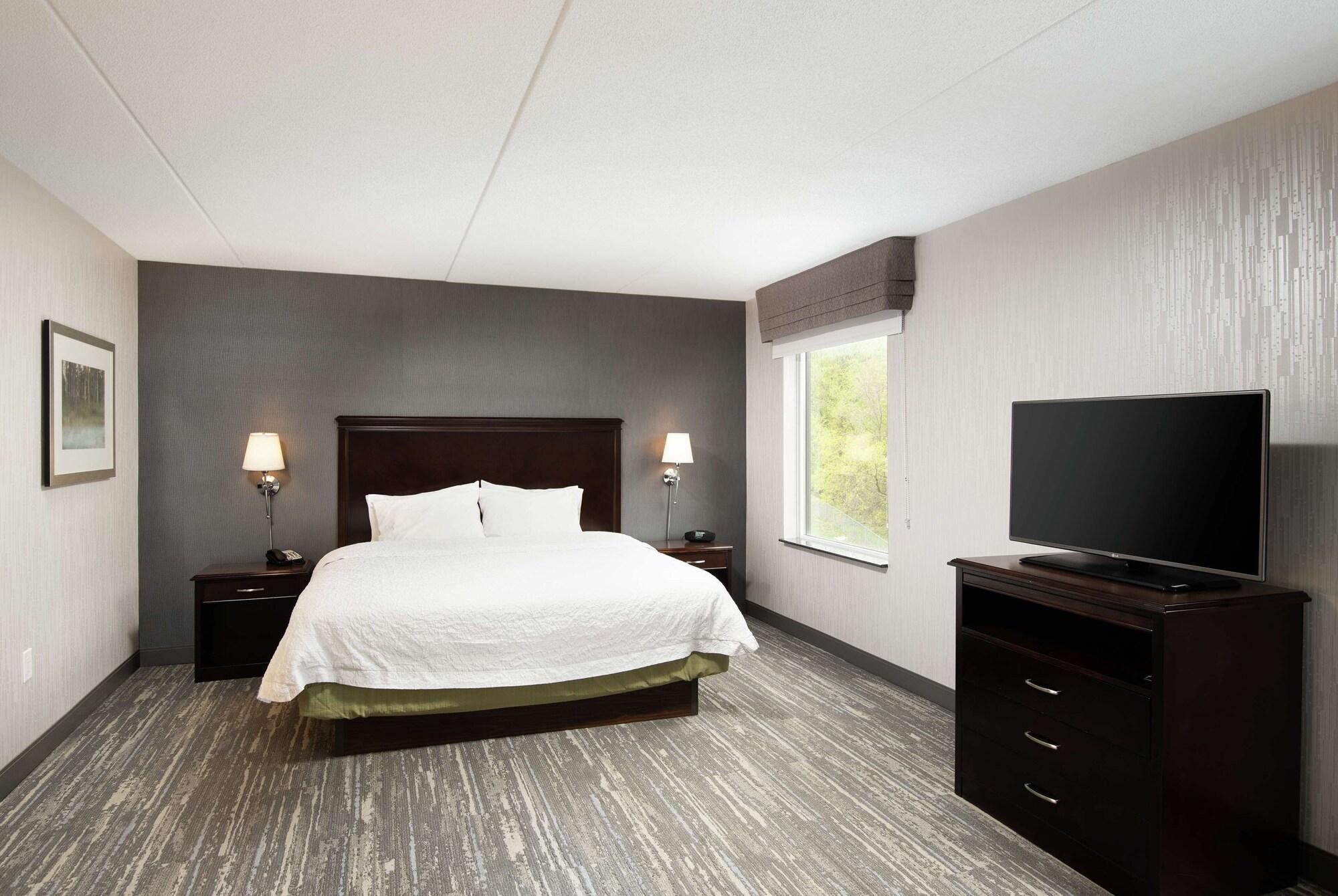 Hampton Inn & Suites By Hilton Бари Екстериор снимка