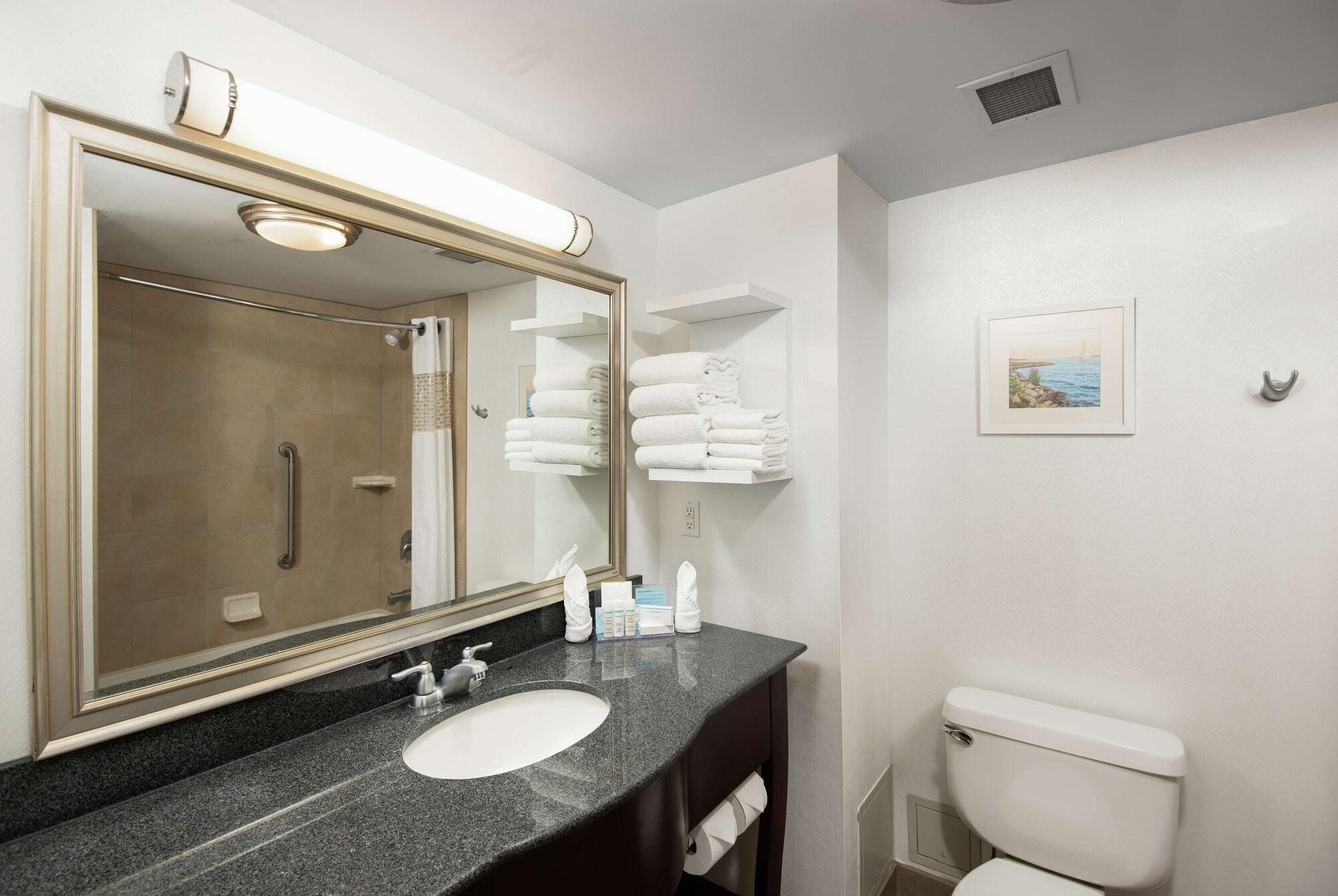 Hampton Inn & Suites By Hilton Бари Екстериор снимка