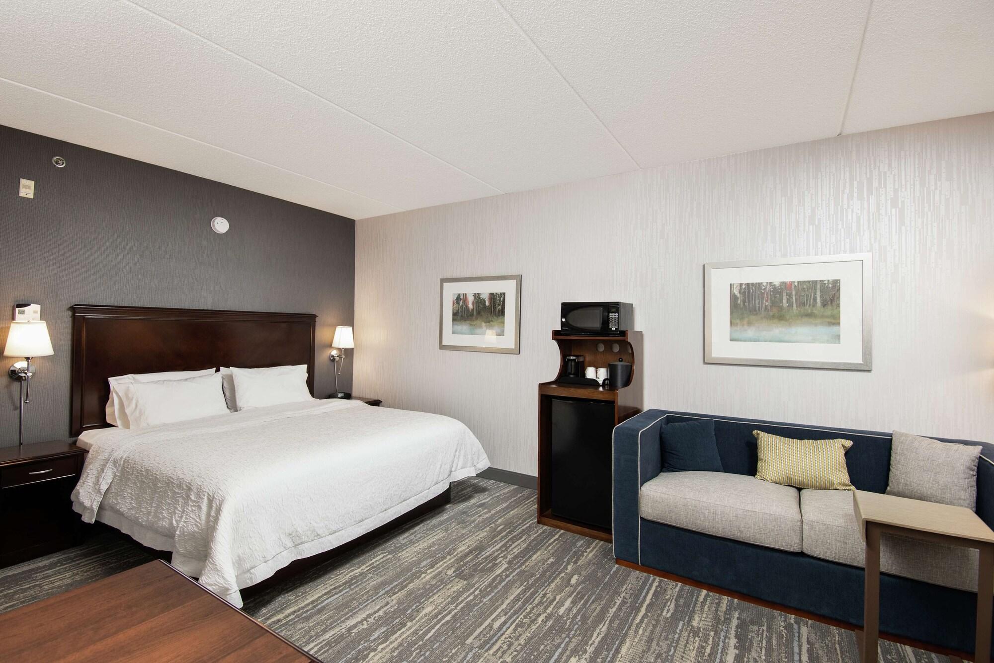 Hampton Inn & Suites By Hilton Бари Екстериор снимка