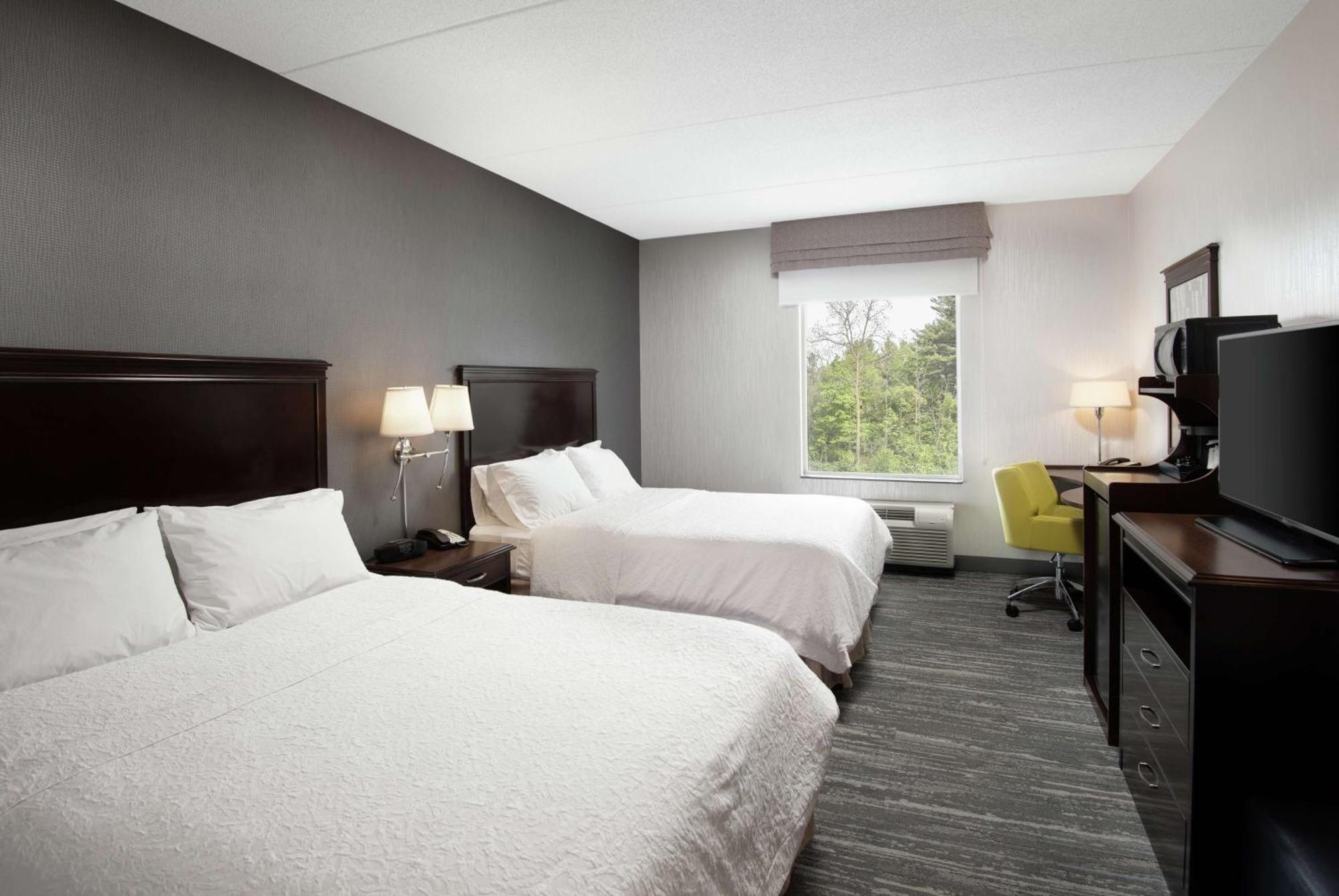 Hampton Inn & Suites By Hilton Бари Екстериор снимка