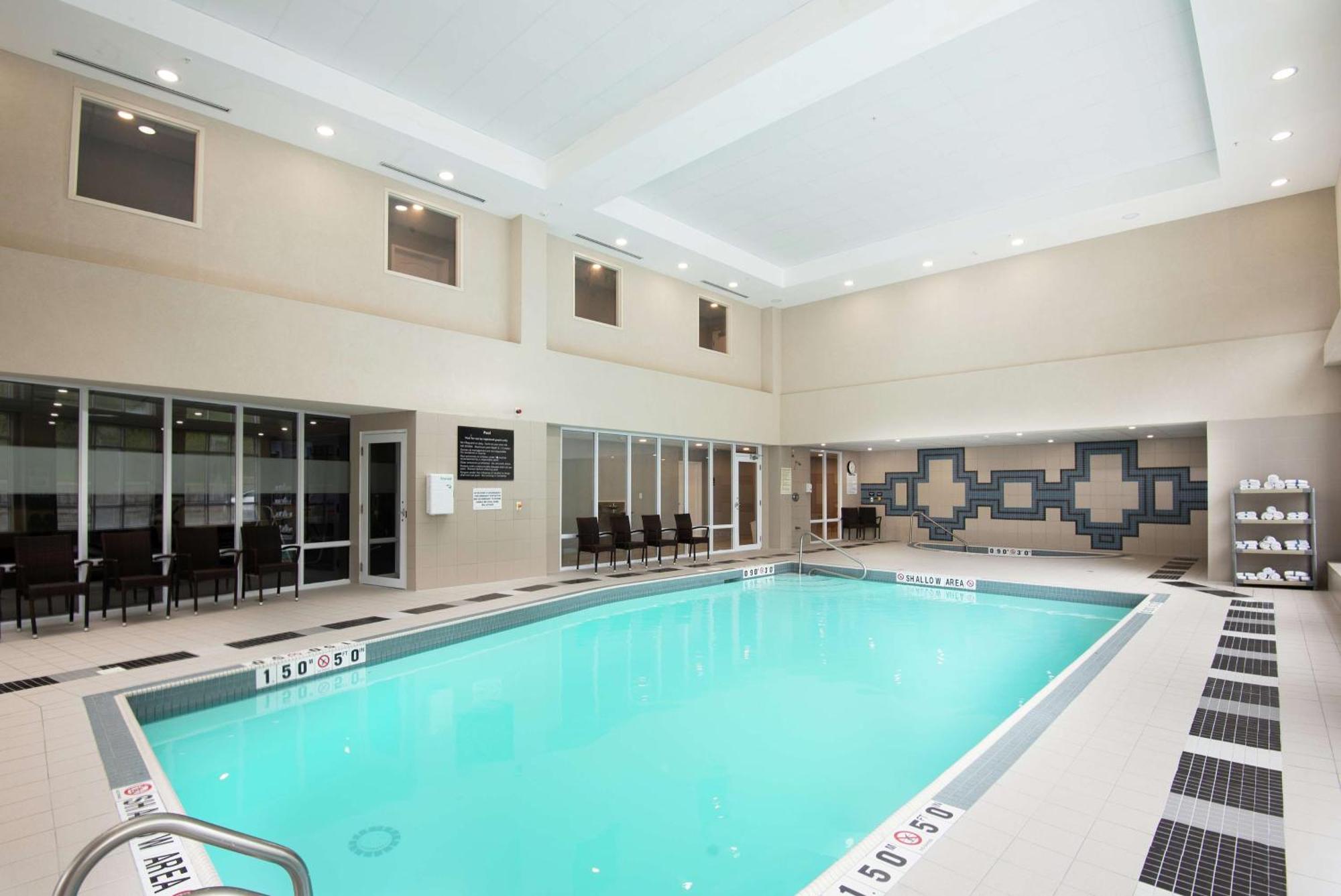 Hampton Inn & Suites By Hilton Бари Екстериор снимка