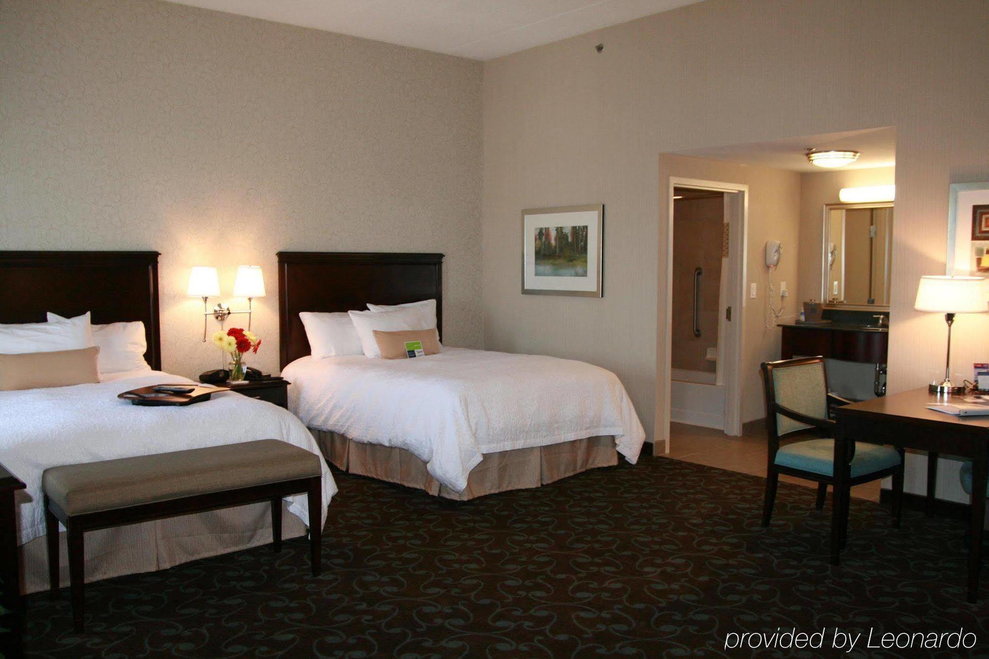 Hampton Inn & Suites By Hilton Бари Стая снимка